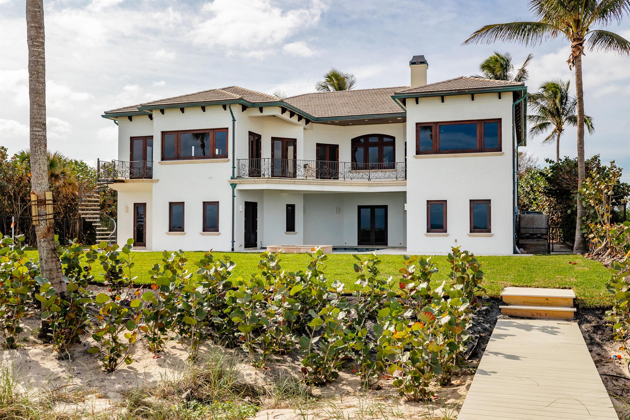 Homes for sale in Hutchinson Island, FL | 6722 N Hwy A1a, Hutchinson Island, FL 34949 | MLS# R10954761