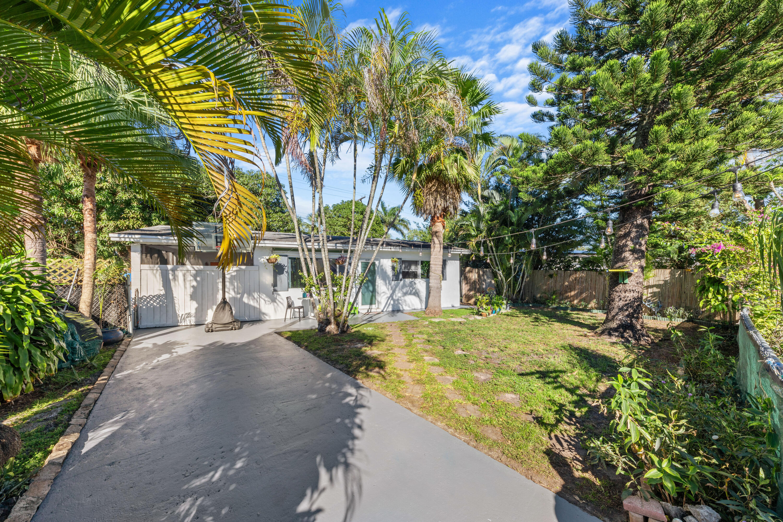 6101 Madison Street Hollywood FL 33023 | R10954962