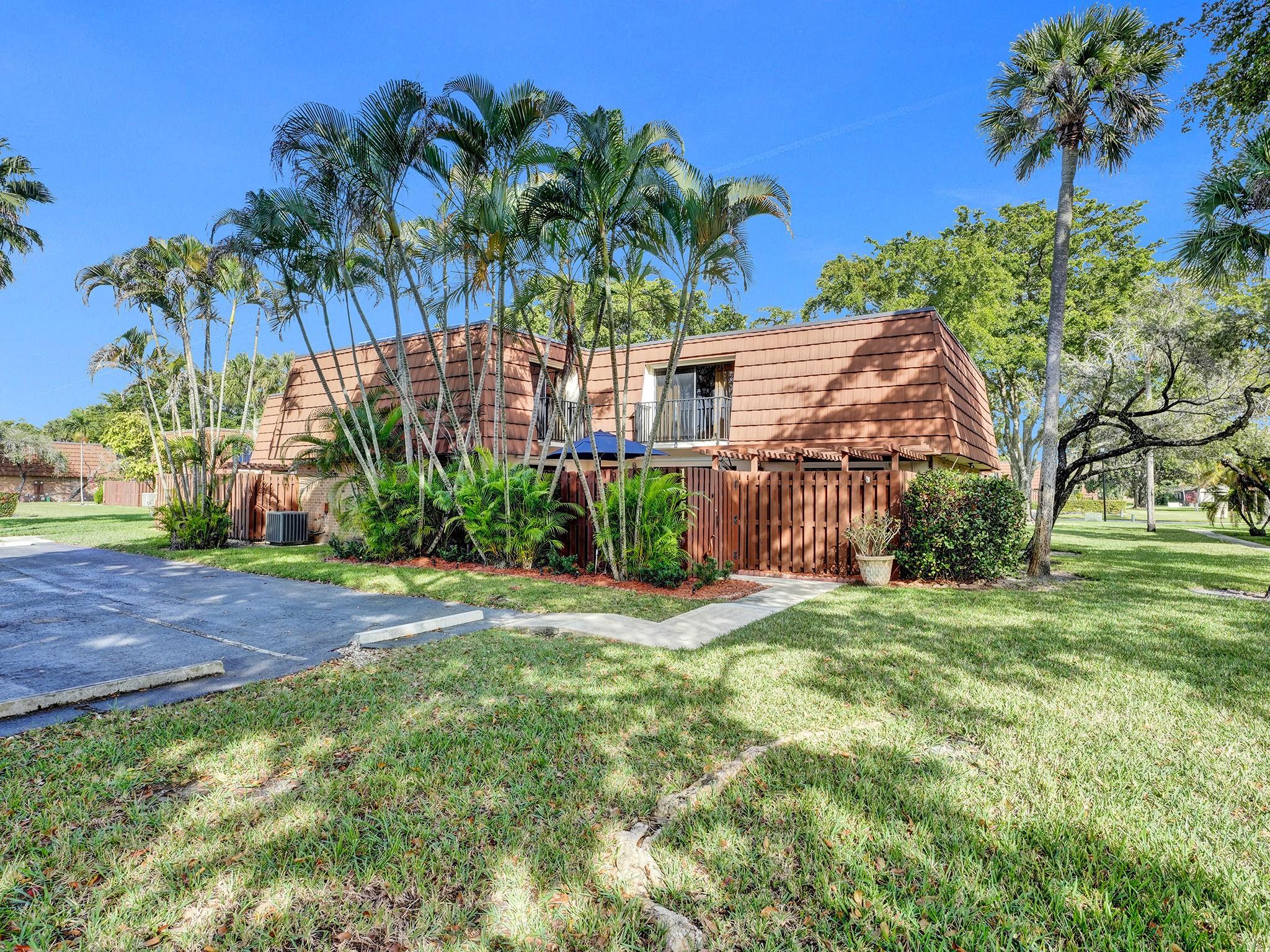 11861 Sw 9th Manor Davie FL 33325 | F10422106
