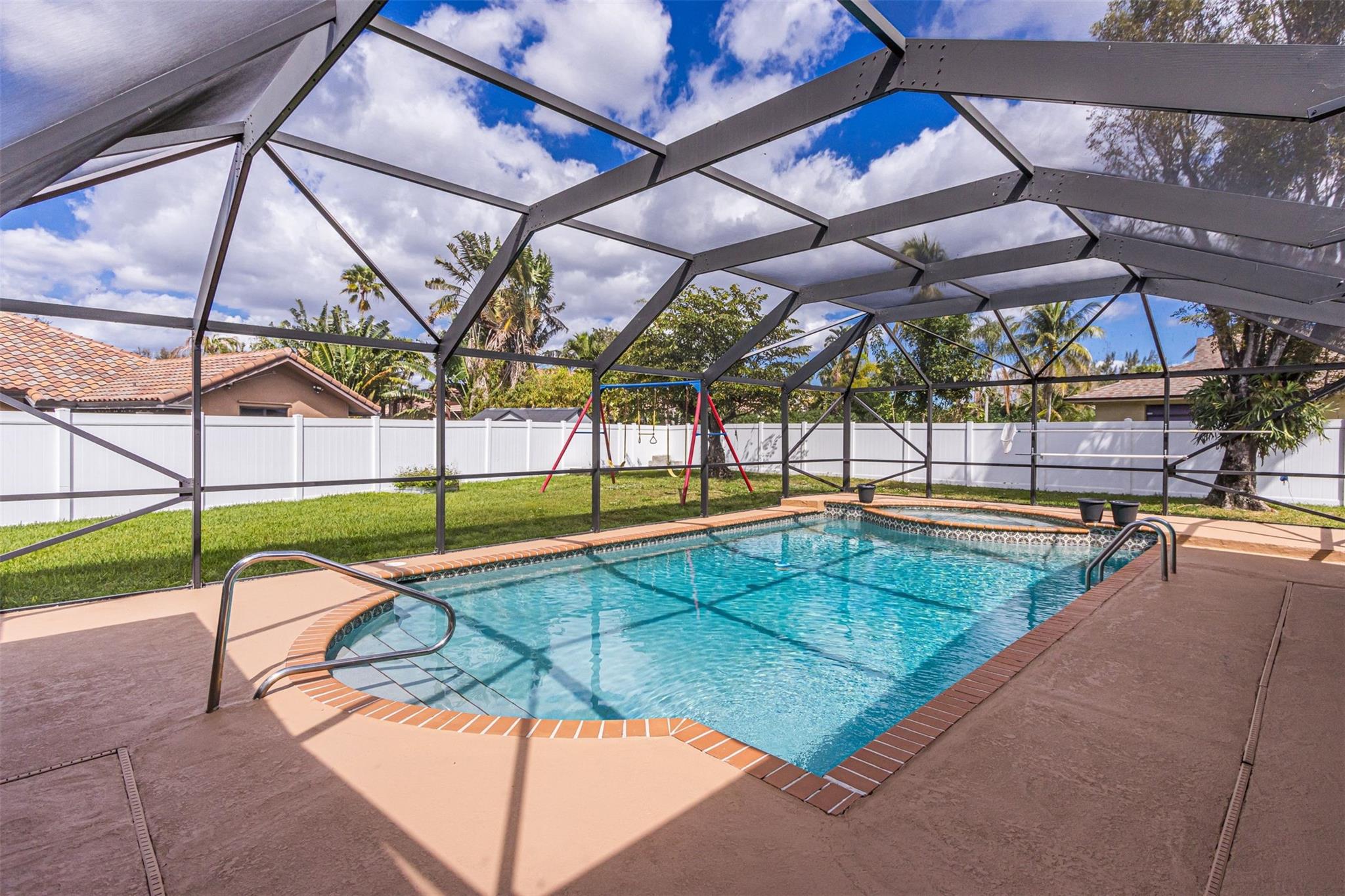 Dome screened pool
