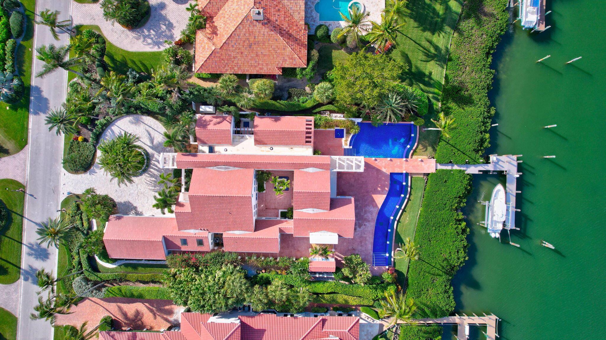 Homes for sale in Stuart, FL | 6996 Se Harbor Circle, Stuart, FL 34996 | MLS# R10957442