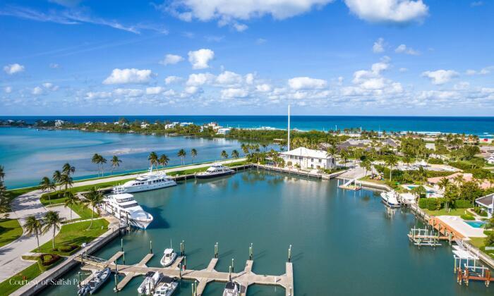 Homes for sale in Stuart, FL | 6996 Se Harbor Circle, Stuart, FL 34996 | MLS# R10957442