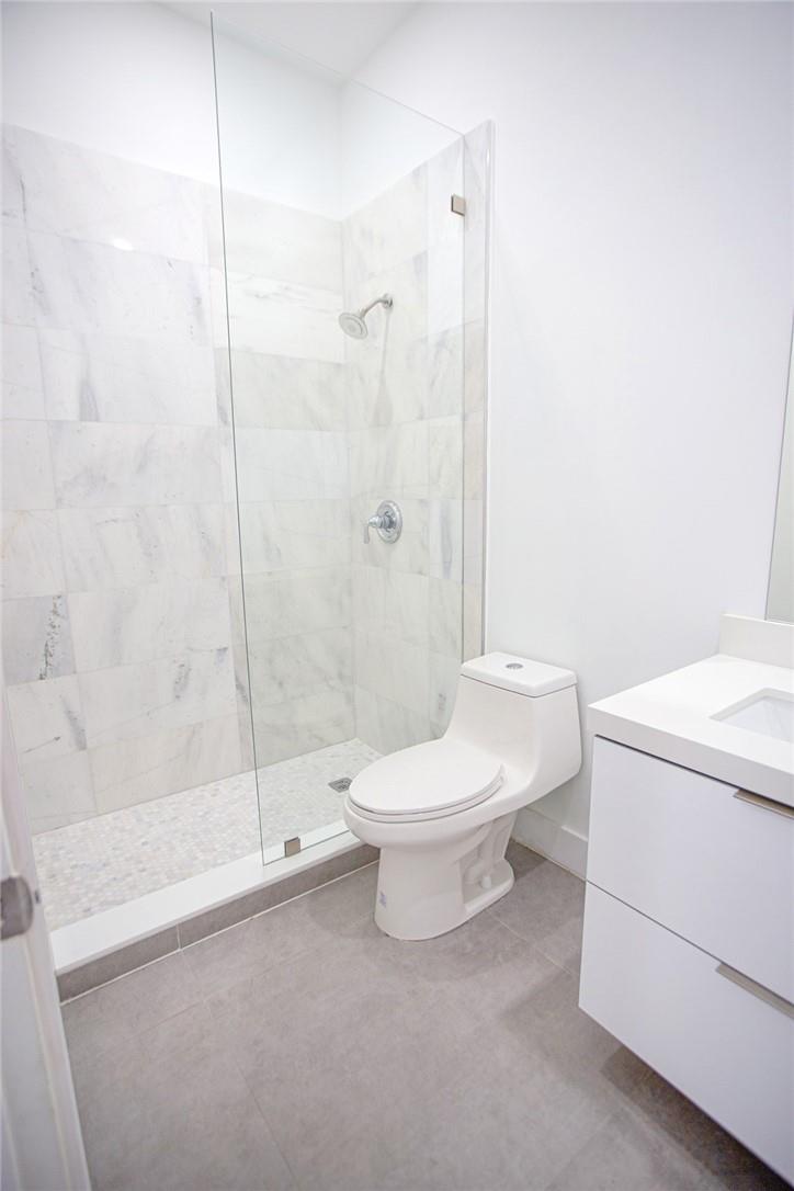 1st floor bedroom bath