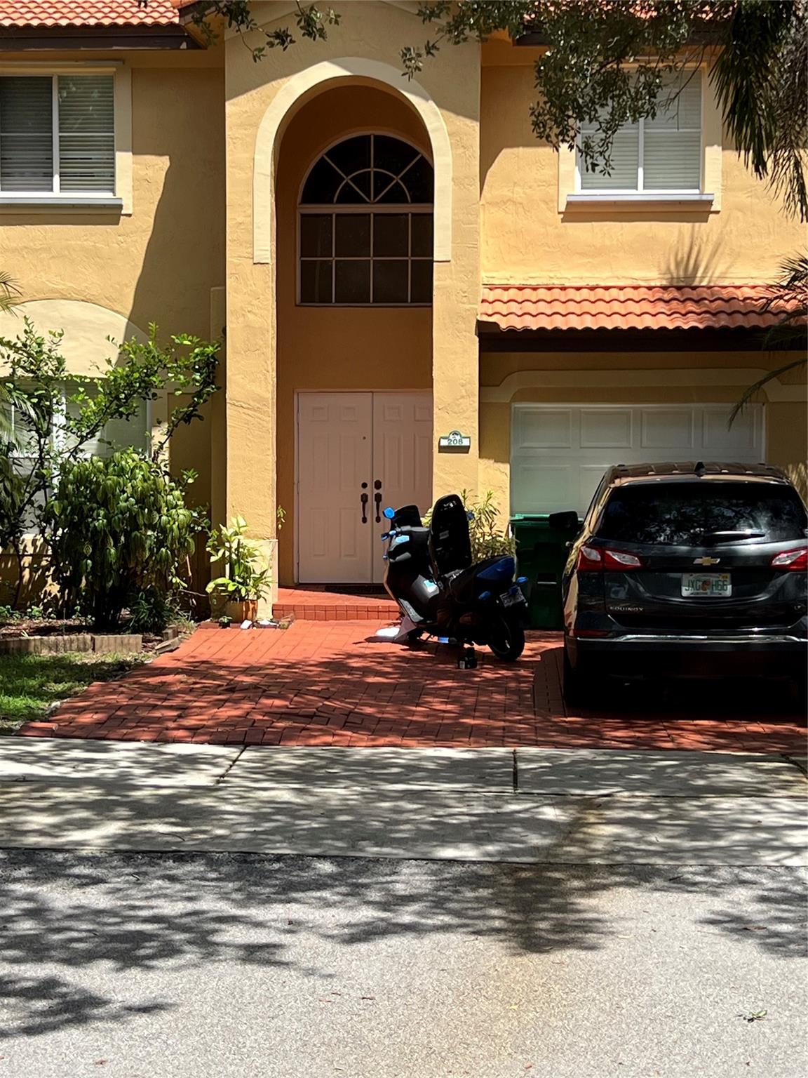 208 Magnolia Ave Davie FL 33325 | F10423295