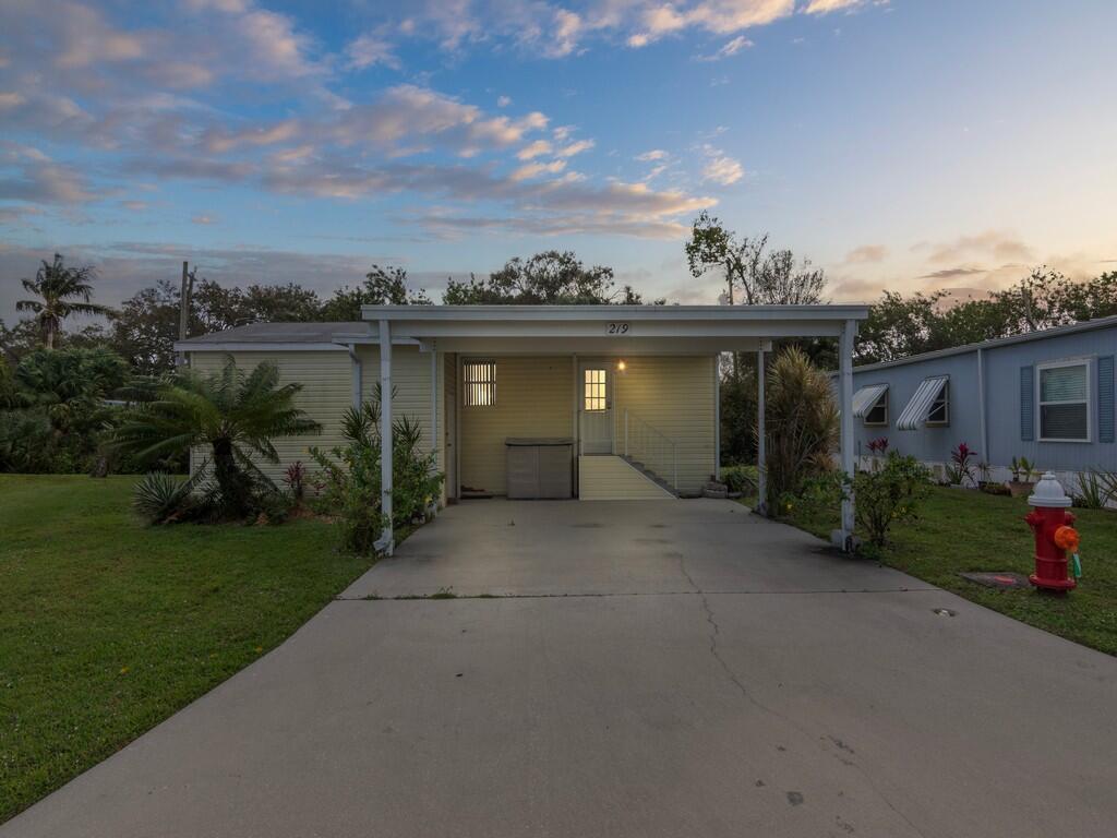 Homes for sale in Vero Beach, FL | 1950 S Us Hwy 1 #219, Vero Beach, FL 32962 | MLS# R10958631