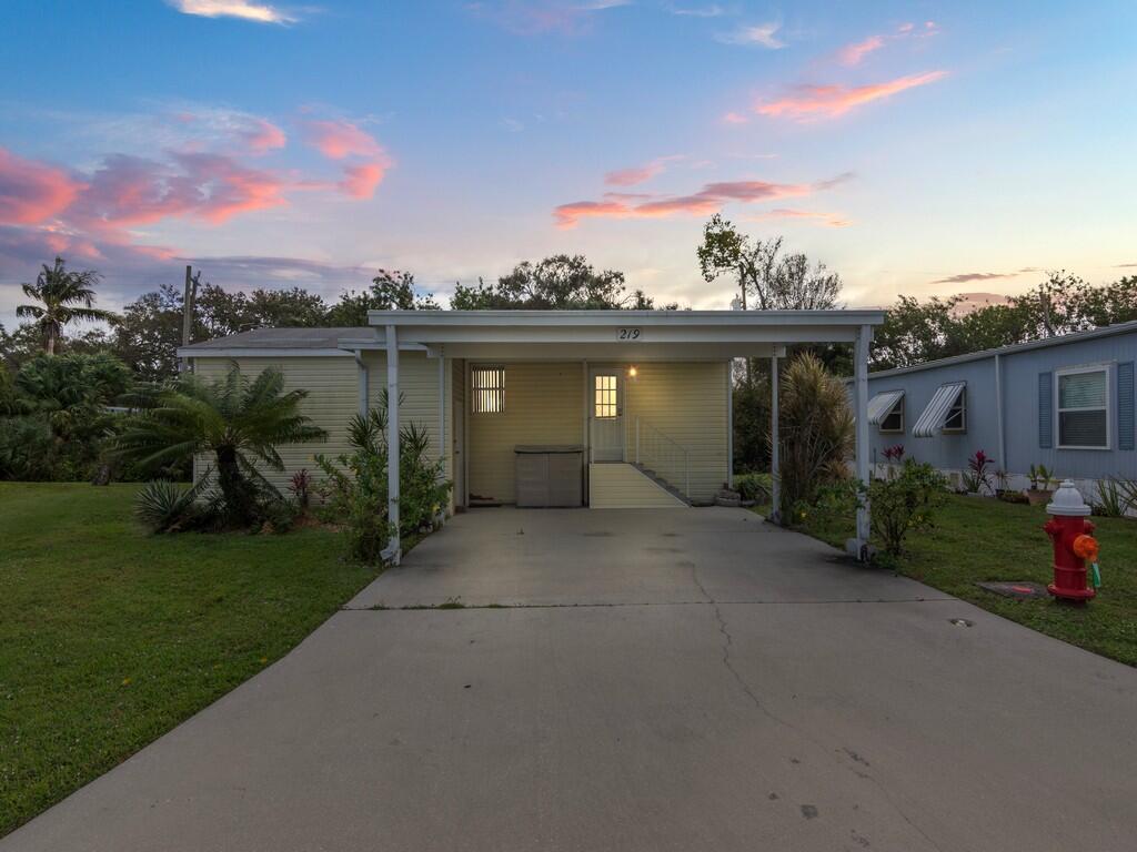 Homes for sale in Vero Beach, FL | 1950 S Us Hwy 1 #219, Vero Beach, FL 32962 | MLS# R10958631