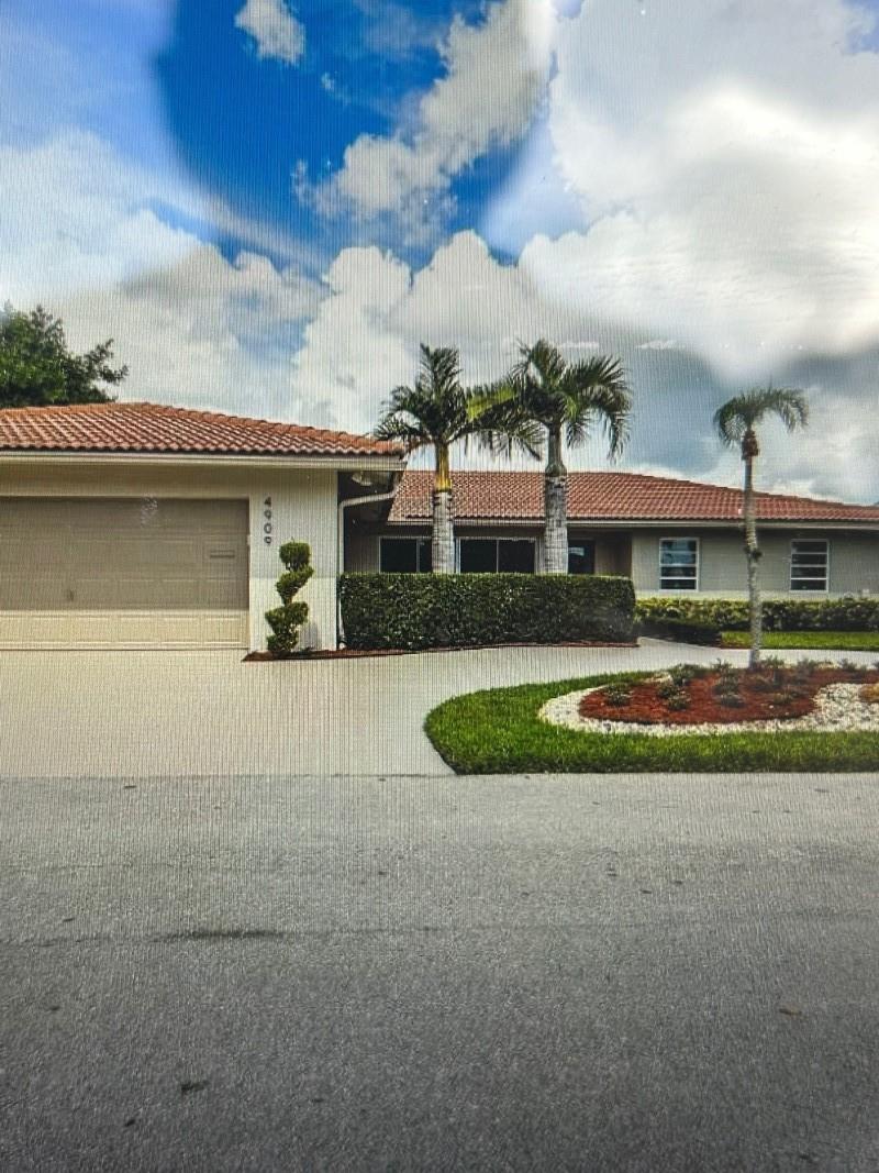 4909 N Travelers Palm Ln Tamarac FL 33319 | F10423405
