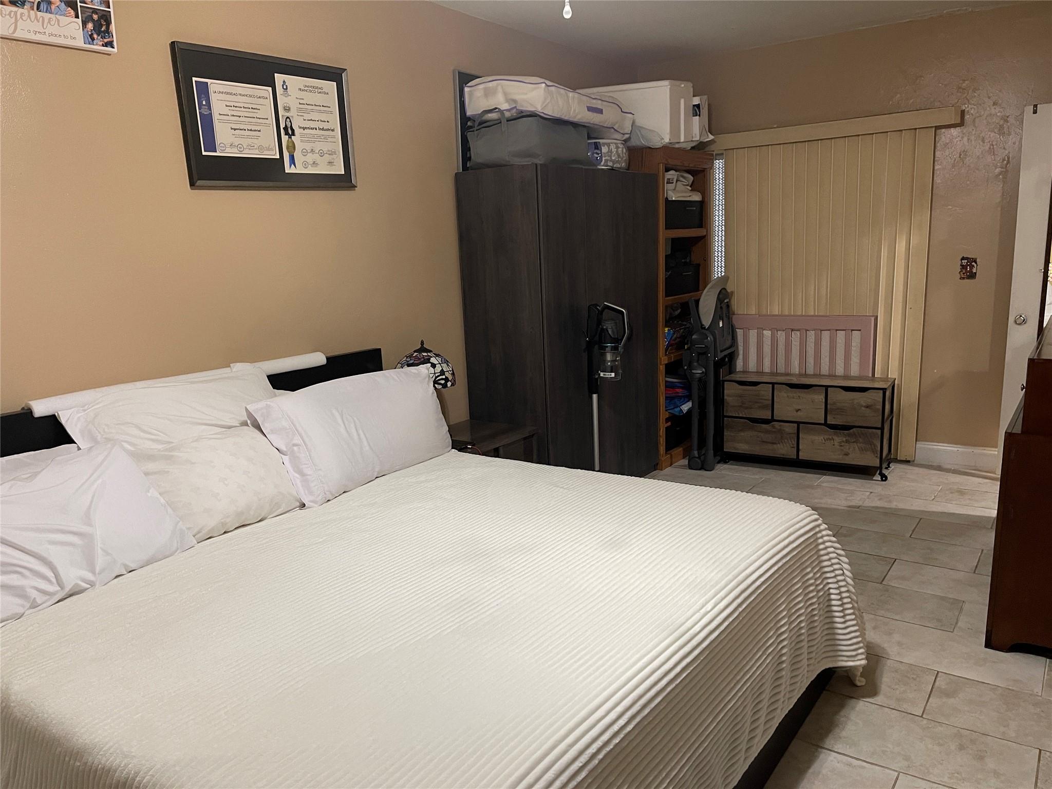 Master bedroom( Large)