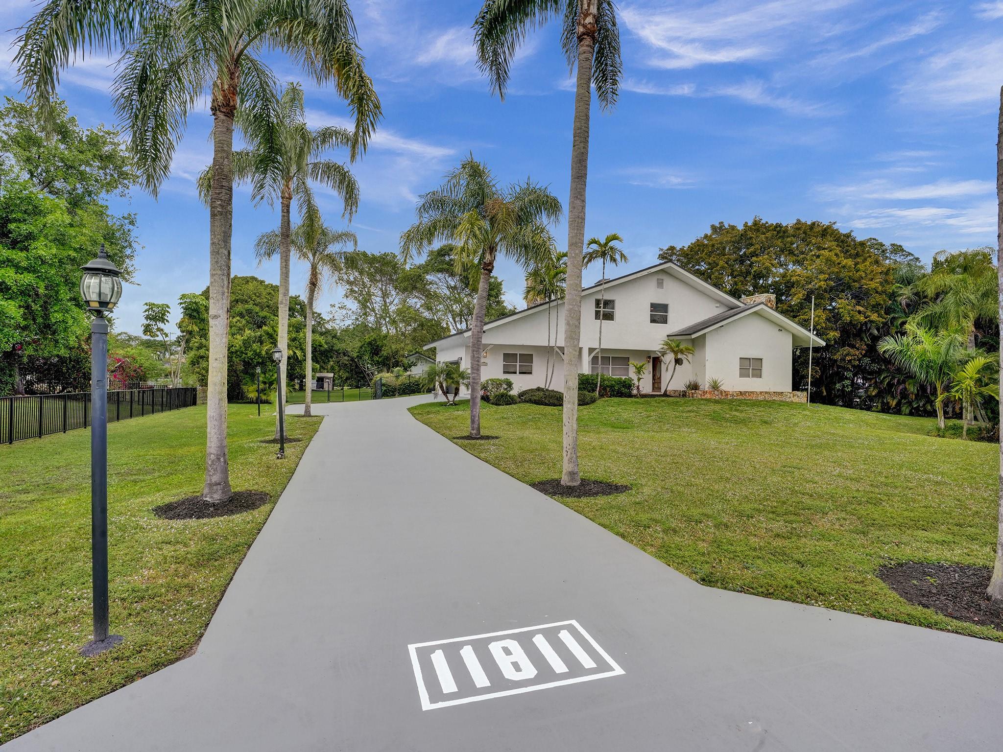 11811 Sw 3rd St Plantation FL 33325 | F10423598