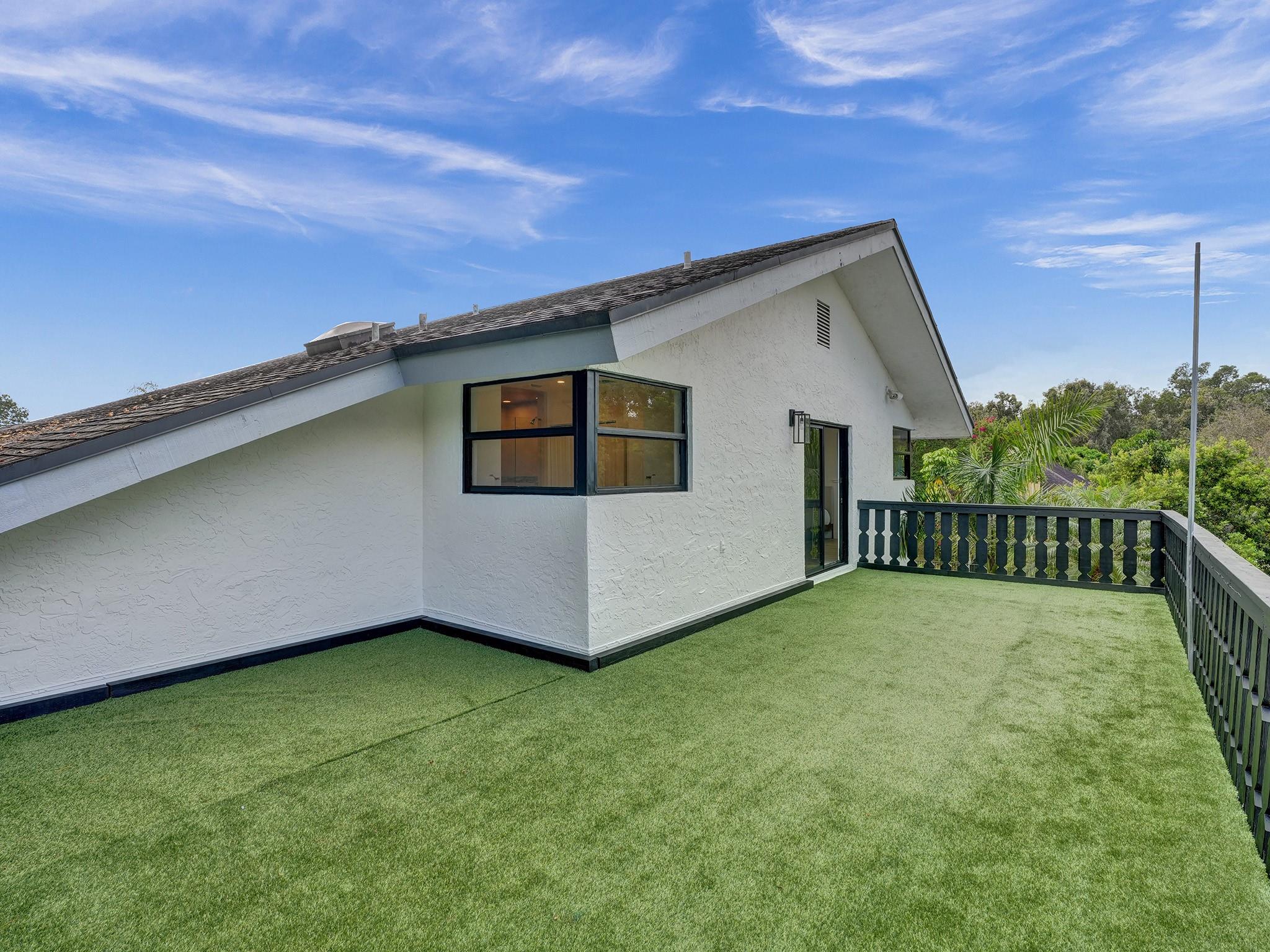 Main Home - 2nd Floor Balcony