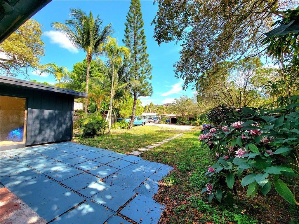 View from front of home to NE 6th Lane