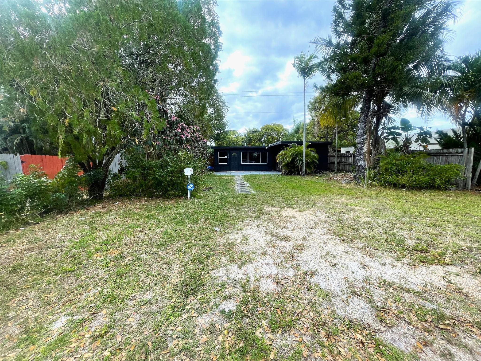 Lot view from NE 6th Lane