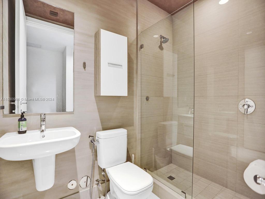 3250 NE 188th St #207, Aventura FL 33180