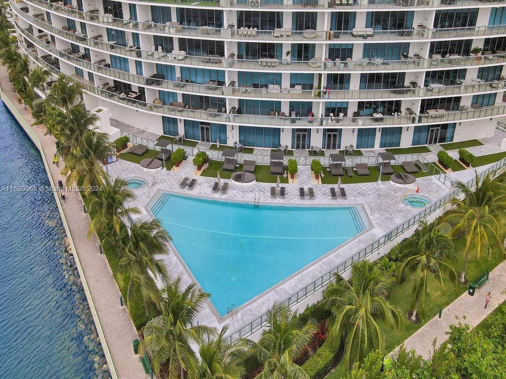 3250 NE 188th St #207, Aventura FL 33180