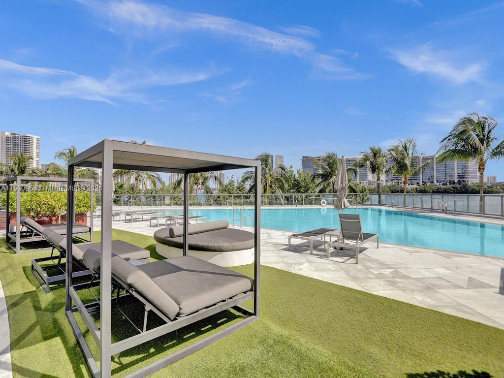 3250 NE 188th St #207, Aventura FL 33180