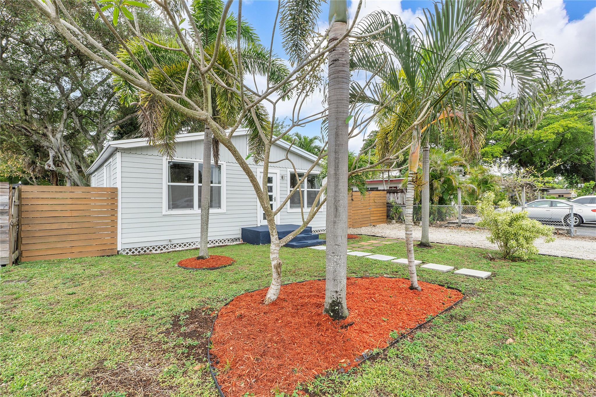 1221 Ne 3rd Ave Fort Lauderdale FL 33304 | F10424028