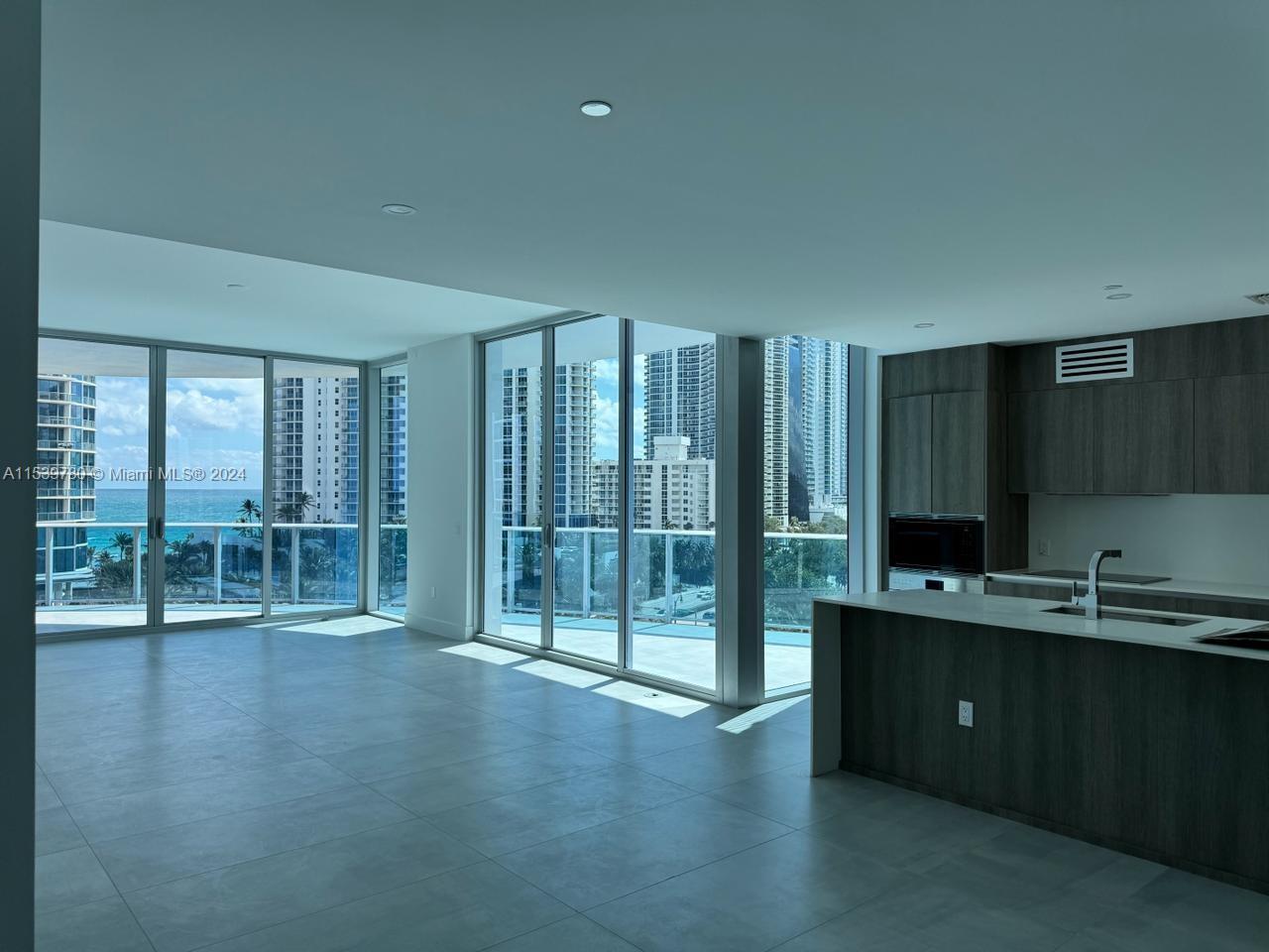 Apartamento para Alugar em Sunny Isles Beach, FL
