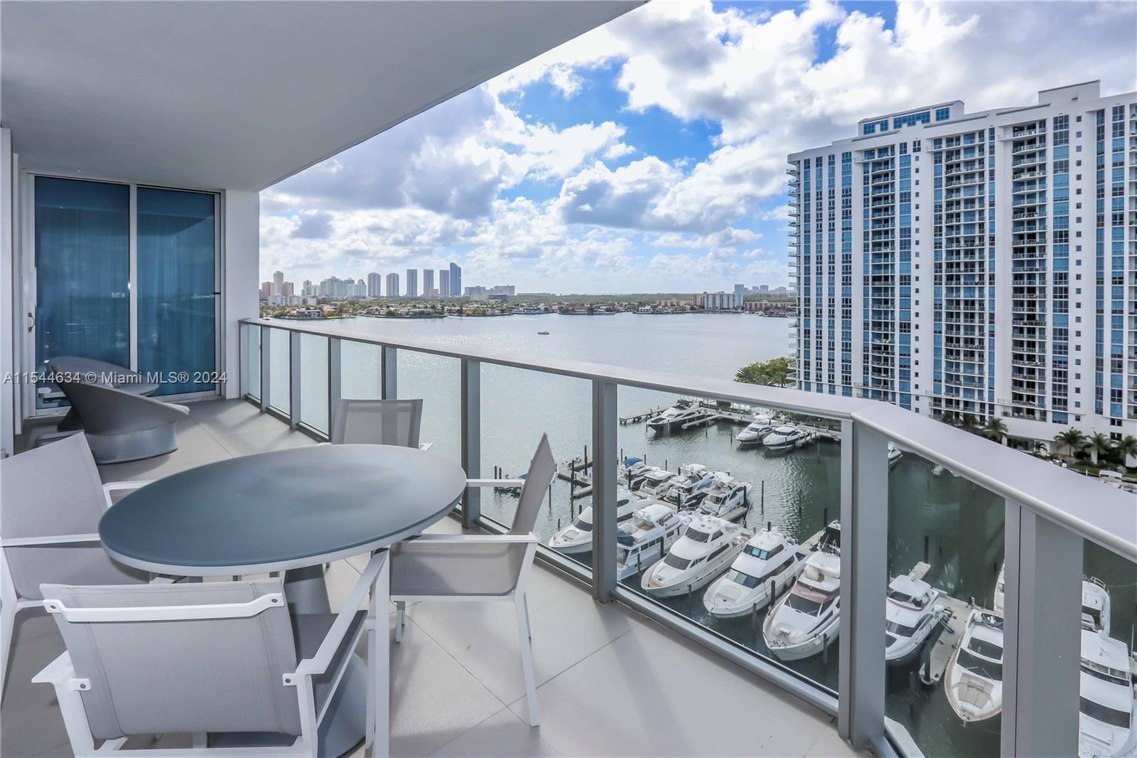 Apartamento en Venta en North Miami Beach, FL