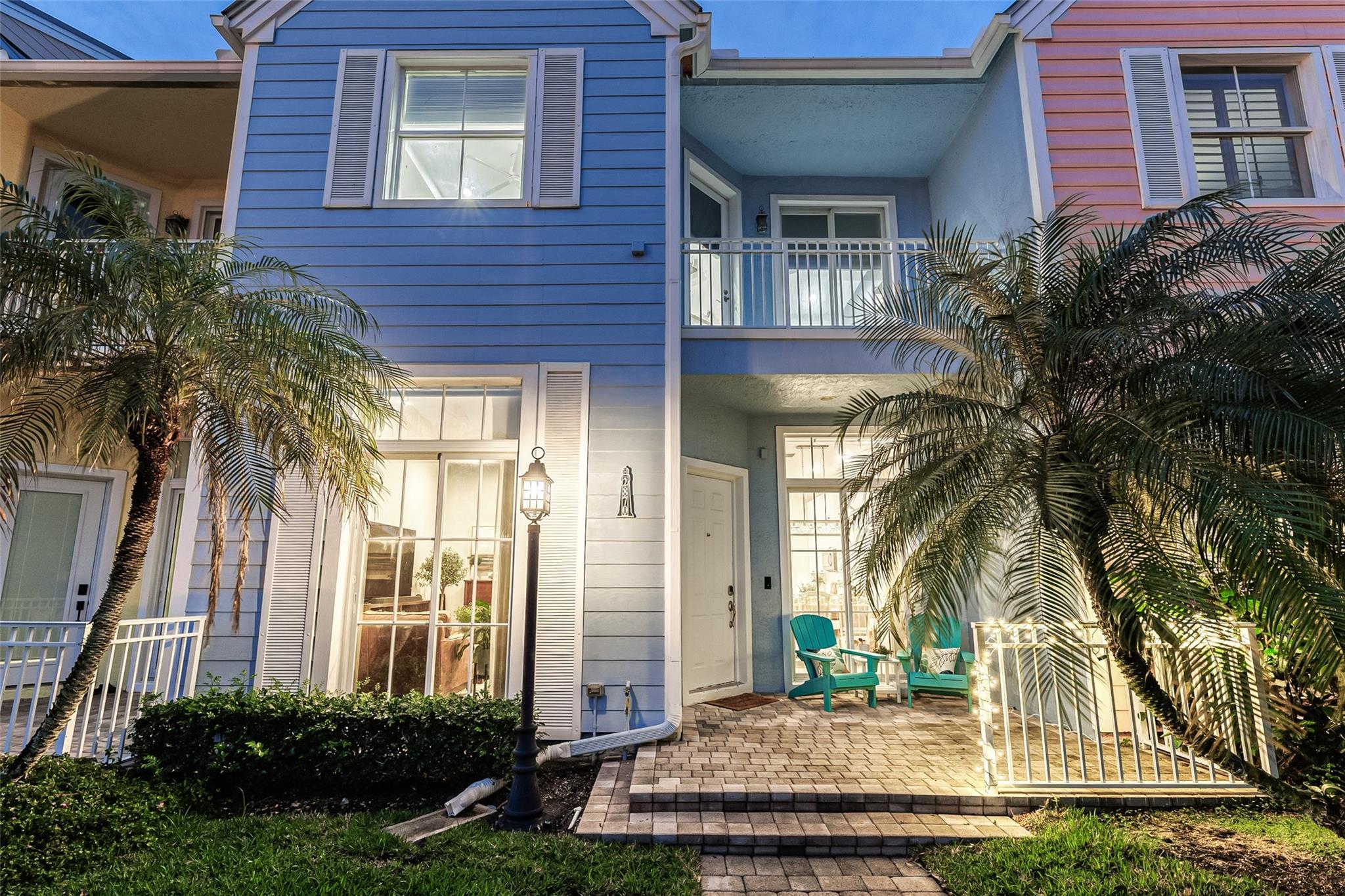 Colorful and Charming Key West vibe community