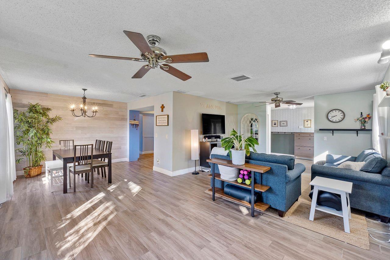 Living Room/Dinning Room