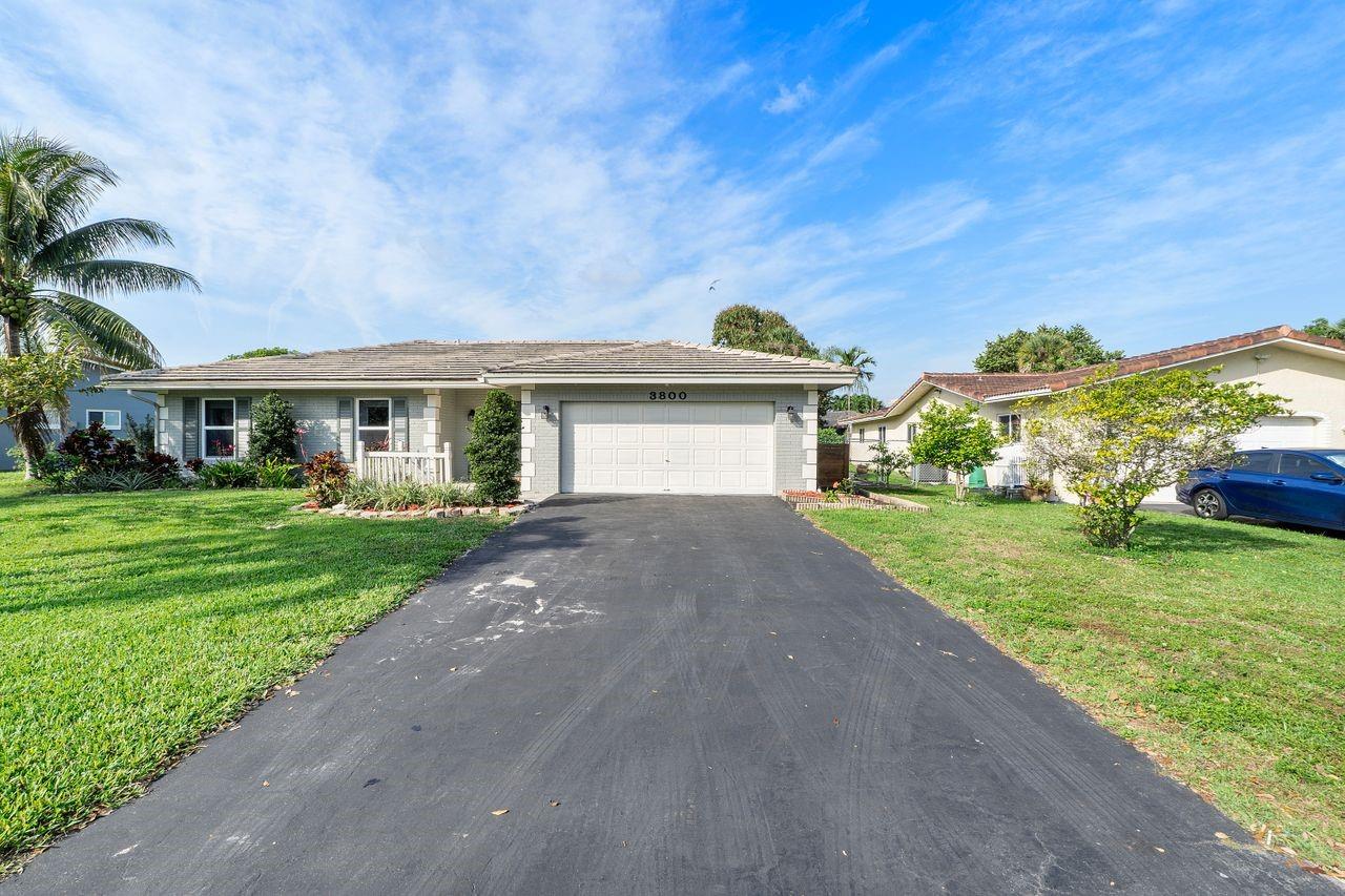 Large Driveway in a no HOA community