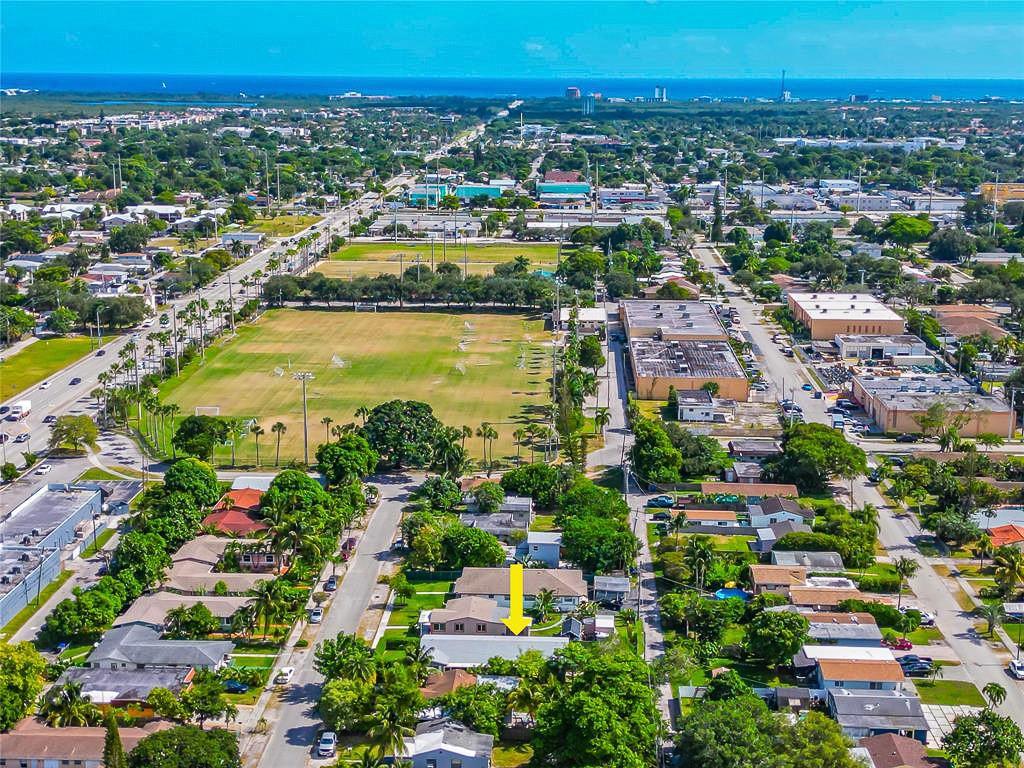 Homes for sale in Hollywood, FL | 2432 Sherman St, Hollywood, FL 33020 | MLS# F10429408