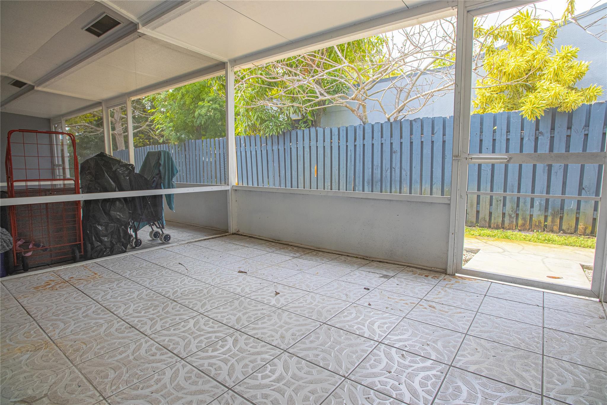 Homes for sale in Hollywood, FL | 2432 Sherman St, Hollywood, FL 33020 | MLS# F10429408