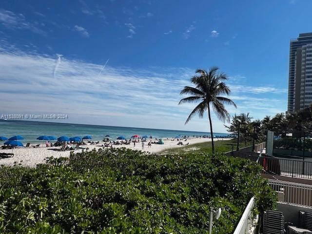 La Mer Estates South Cond