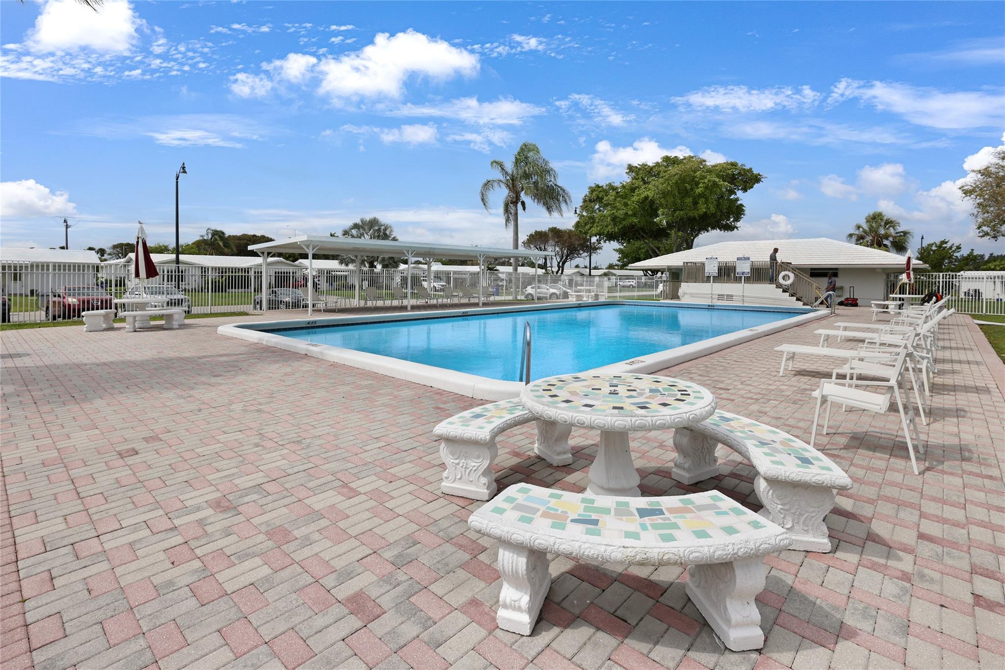 Very well-maintained community.