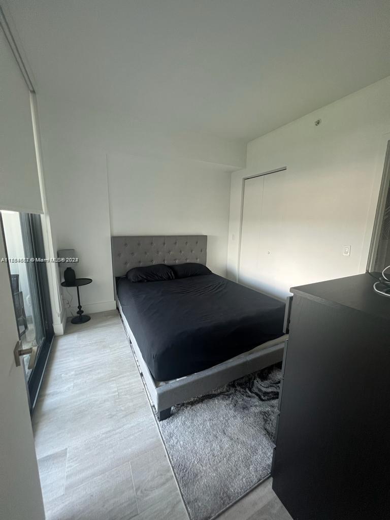 121 NE 34th St #2014, Miami FL 33137