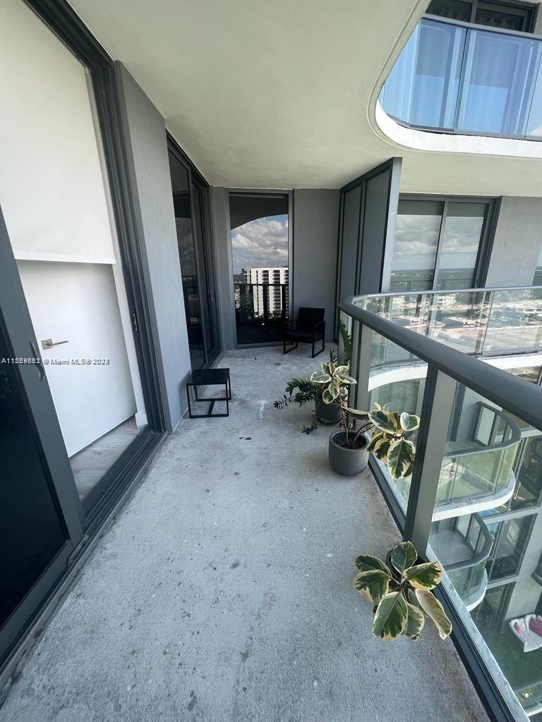 121 NE 34th St #2014, Miami FL 33137