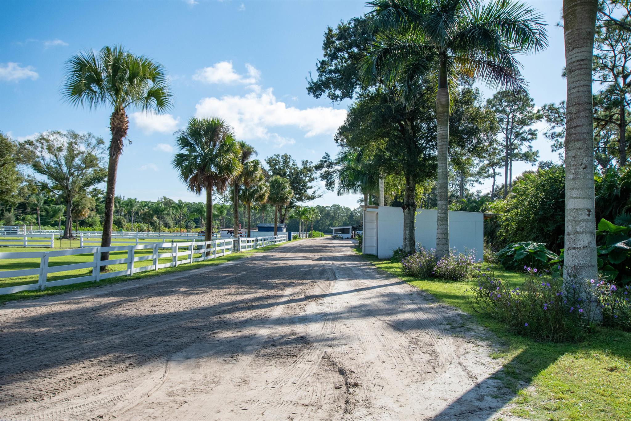 Homes for sale in Loxahatchee Groves, FL | 1044 D Road #(10 Acres And Barn), Loxahatchee Groves, FL 33470 | MLS# R10971609