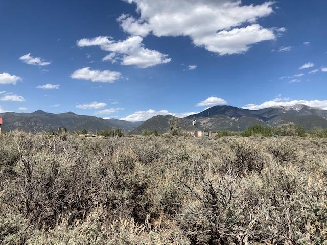 On Sol Grande, Arroyo Seco, NM, 87514