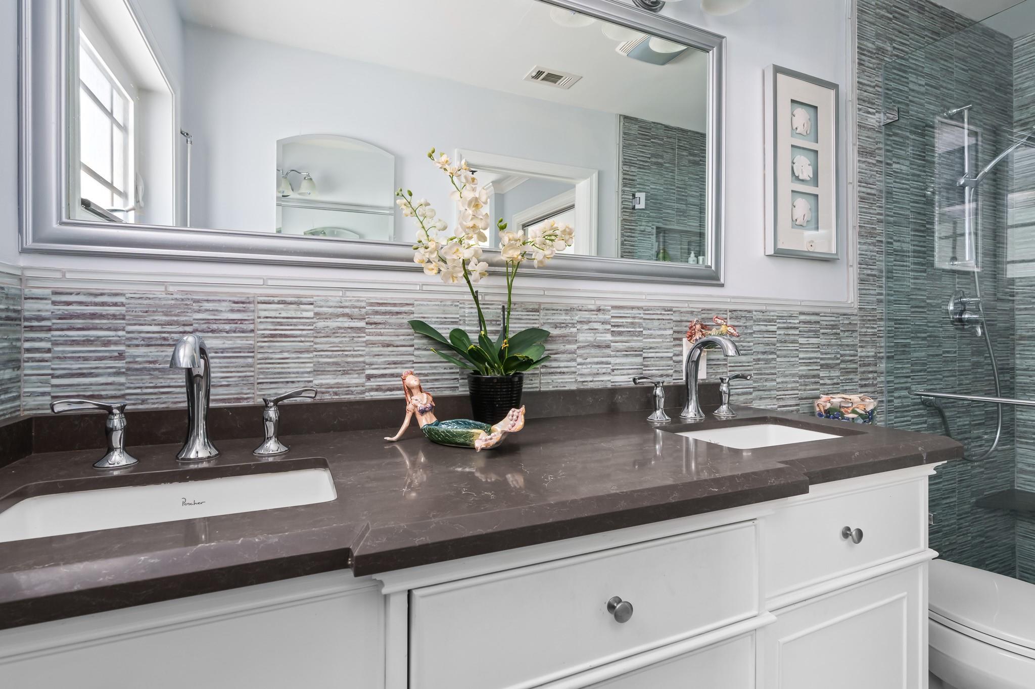 Lots of storage in the primary bath