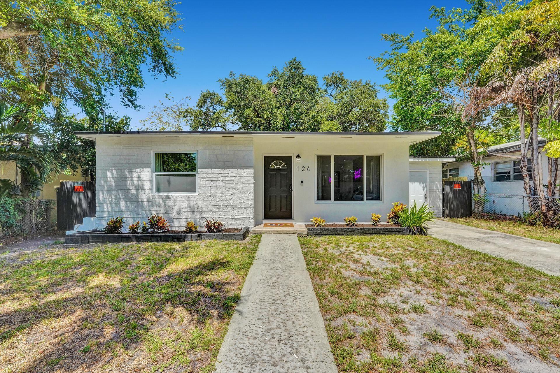 124 Sw 7th Ter Hallandale Beach FL 33009 | F10431395