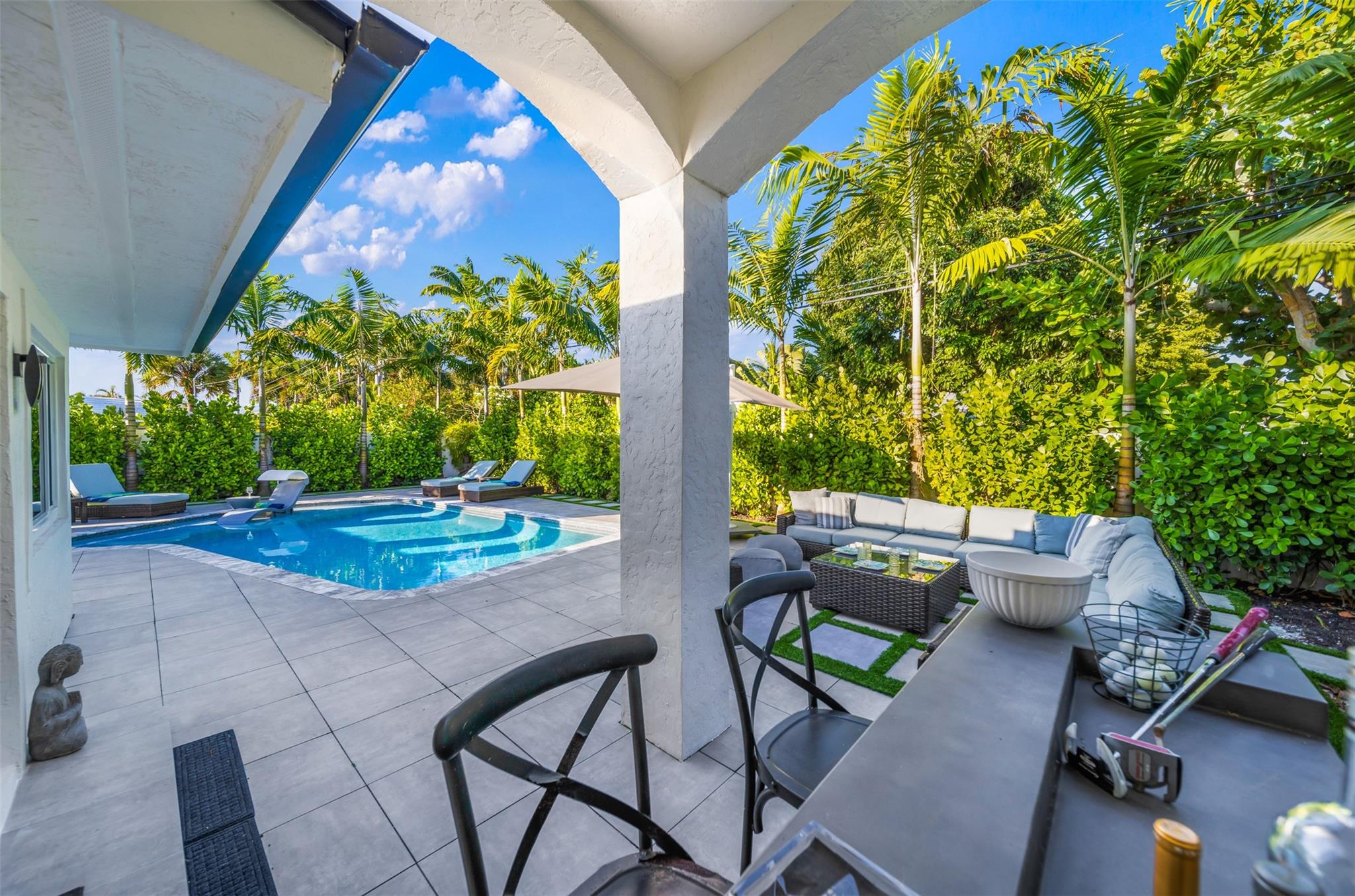 Covered outdoor bar area.