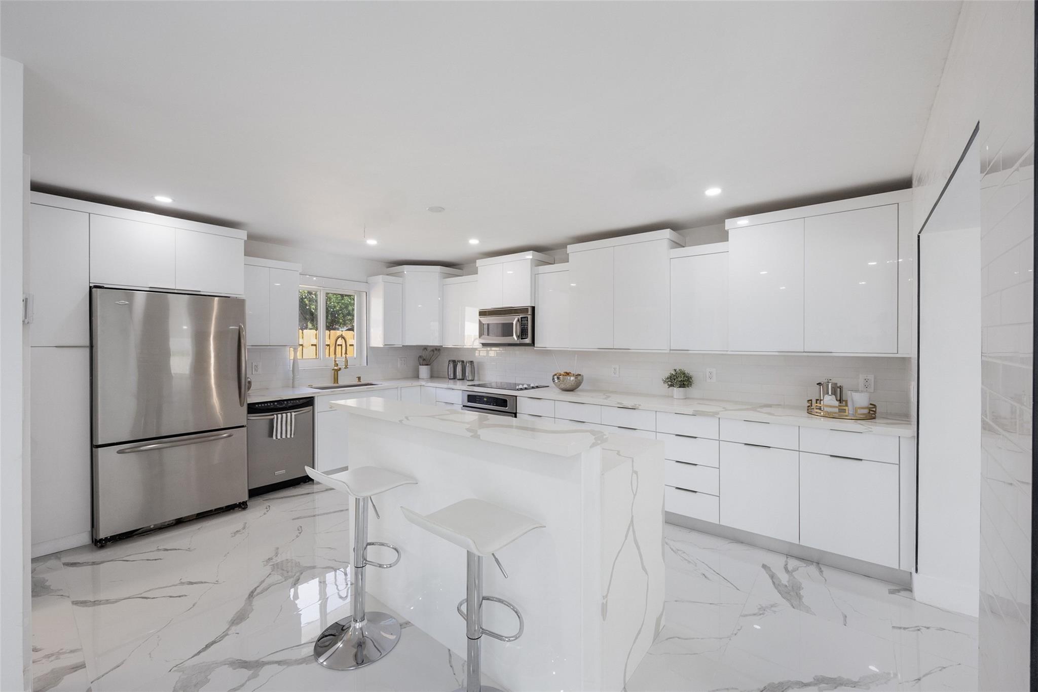 2185 Imperial Point Dr Fort Lauderdale FL 33308 | F10432974