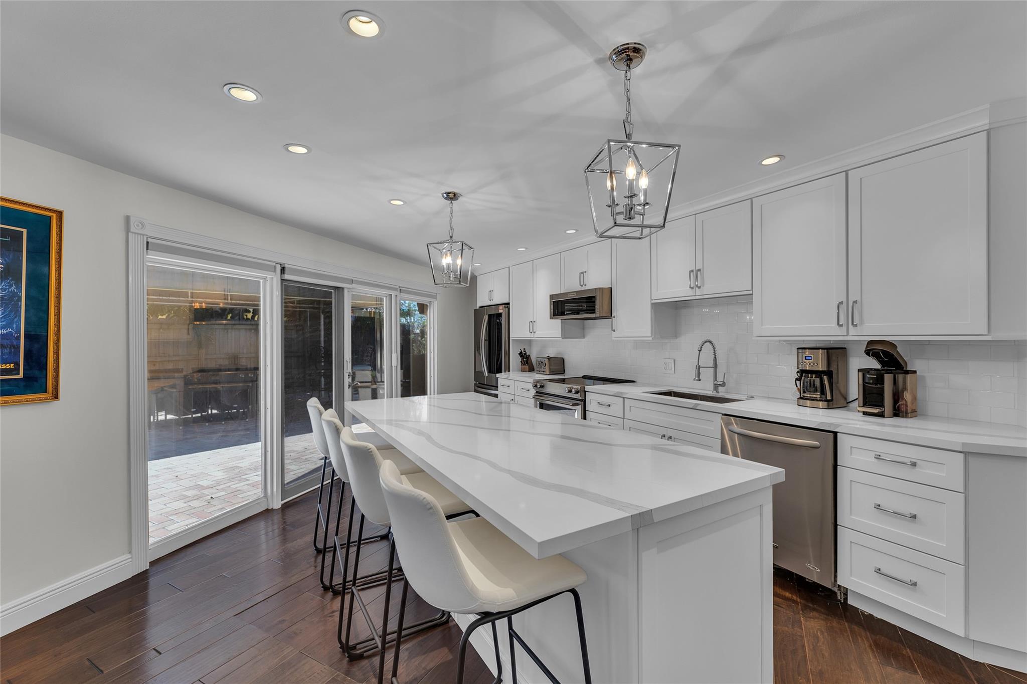 2700 Ne 35th Drive Fort Lauderdale FL 33308 | F10433444