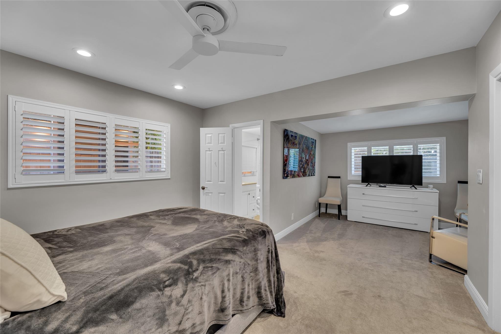 2nd bedroom with en suite Bathroom