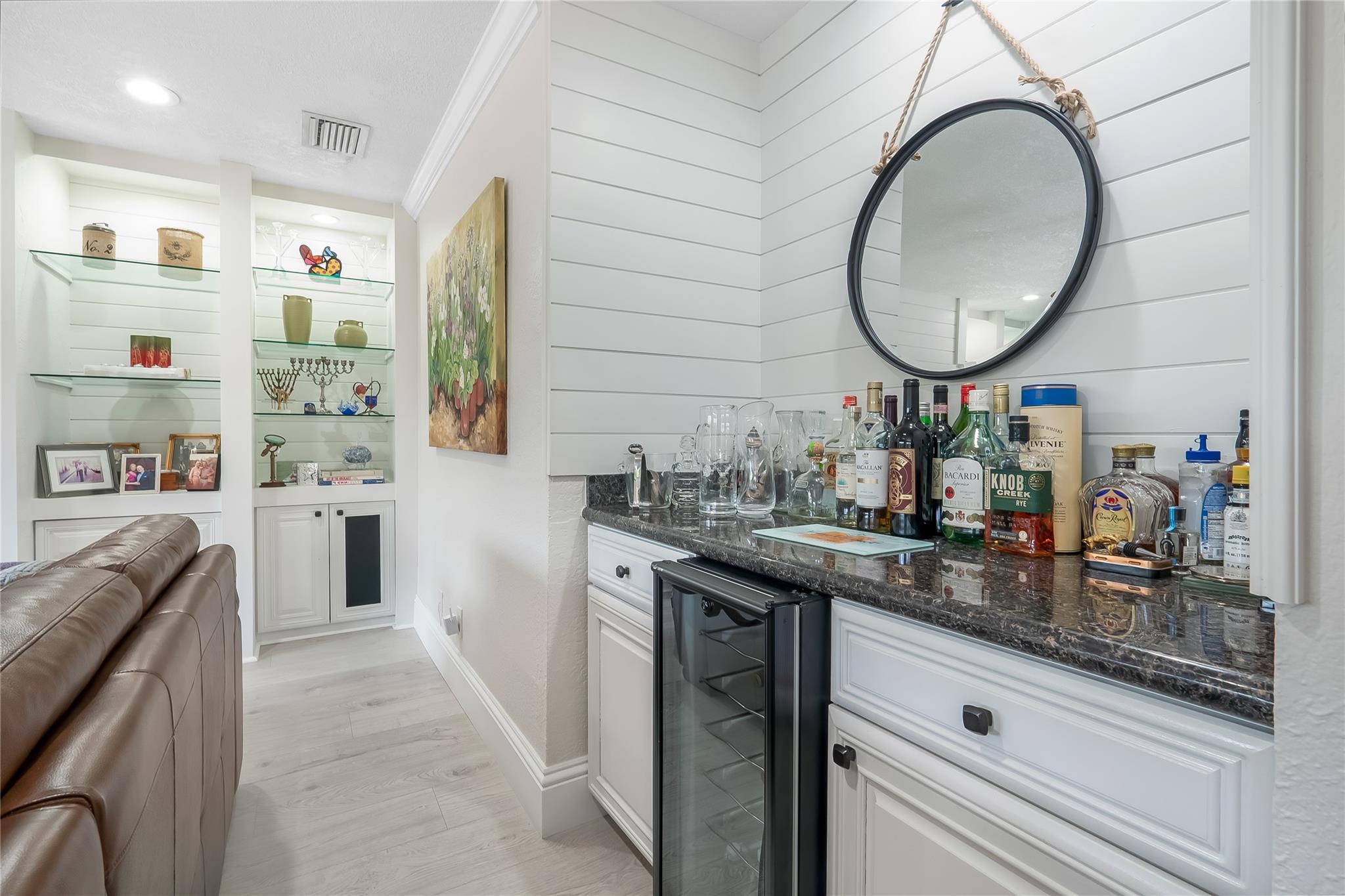 Nice side bar off the kitchen