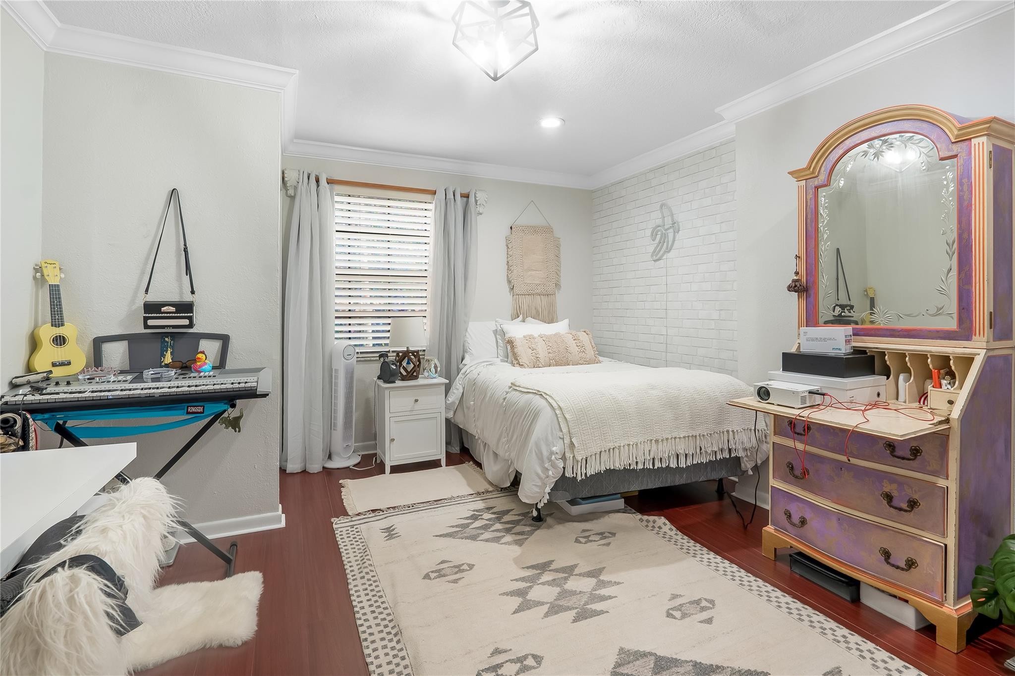 3rd bedroom upstairs