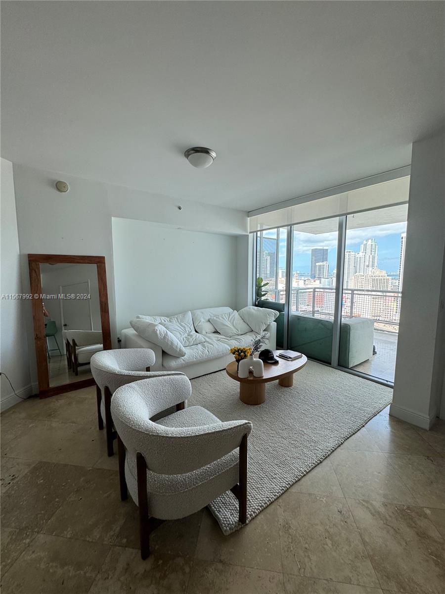 Condo for Sale in Miami, FL