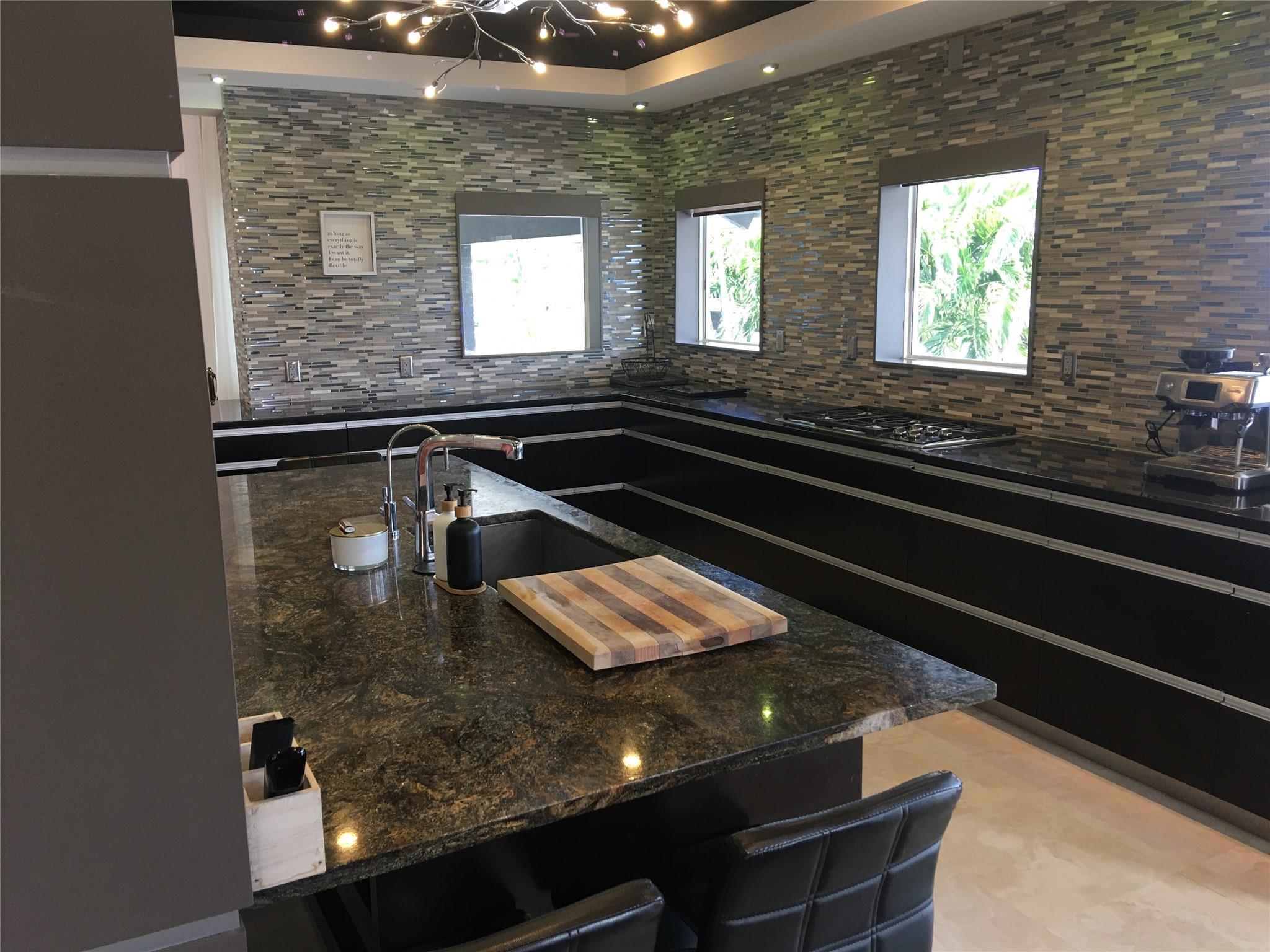 KITCHEN RANGE & SINK- GRANITE TOP CABINETS