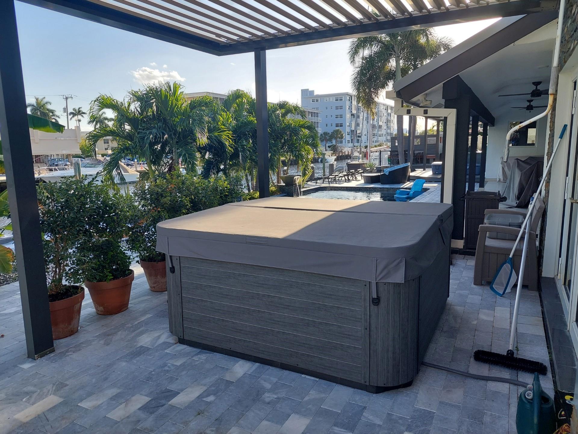 PATIO- COVERED HOT TUB