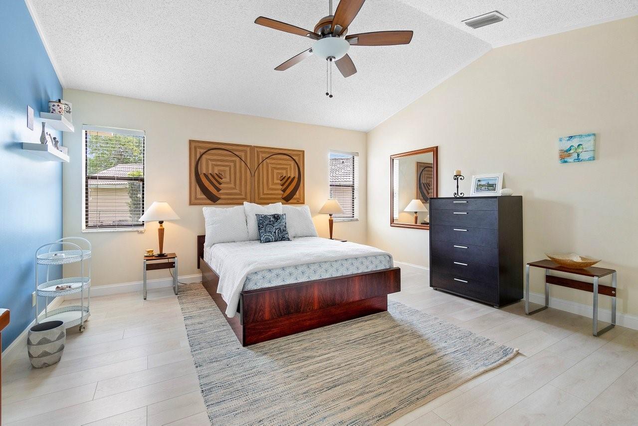 Oversized ensuite opens to patio!