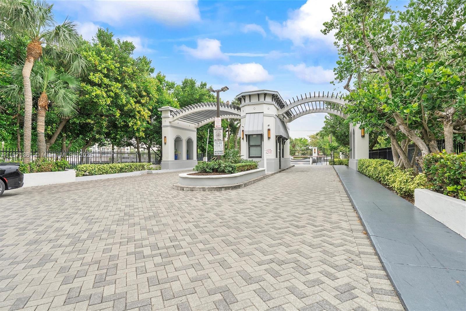 Poinciana Is Yt & Rcq Clu