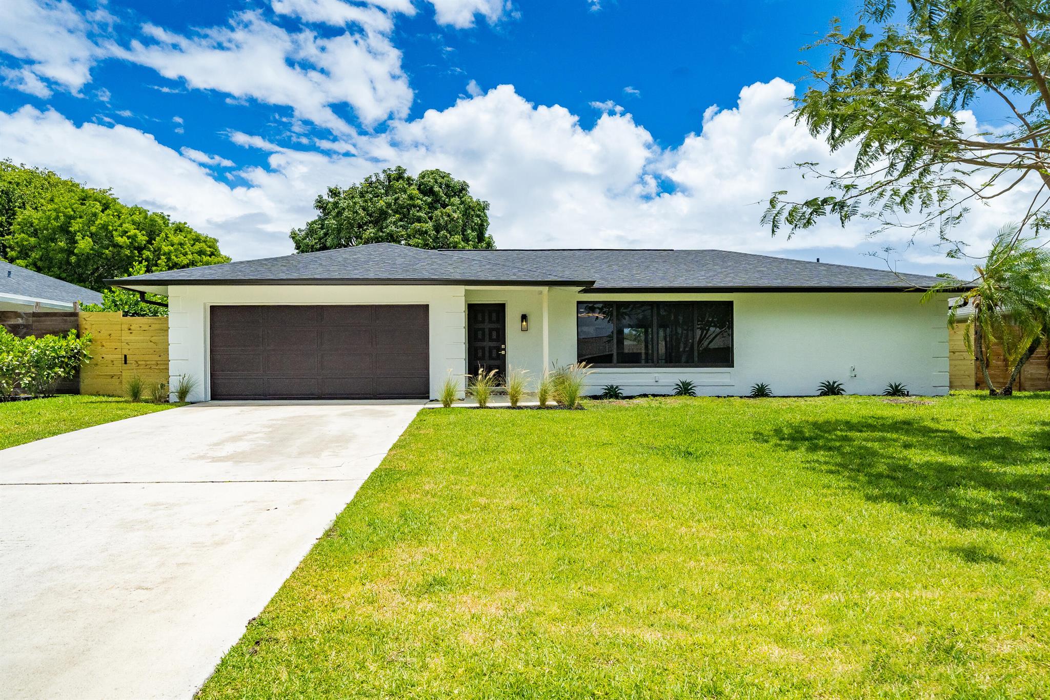 11758 Banyan Street Palm Beach Gardens FL 33410 | R10980599