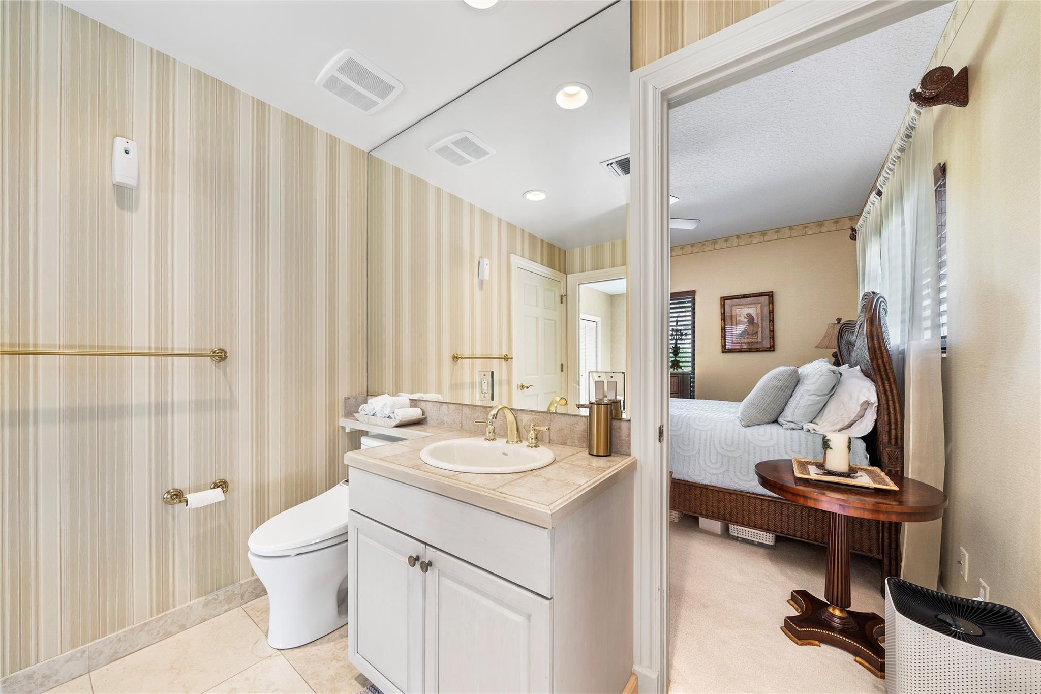 Jack & Jill Bathroom - 1st Foor