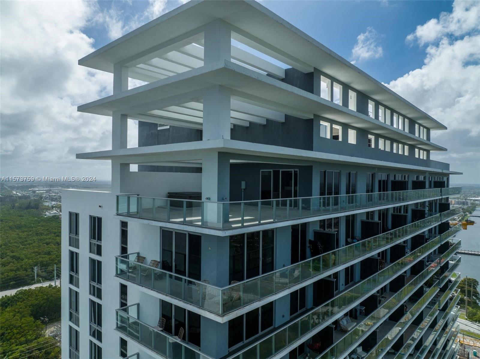 Condo for Sale in North Miami Beach, FL