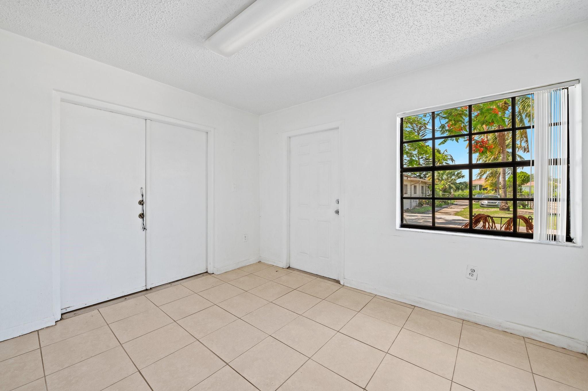 SEPARATE 1/1 GUEST SUITE